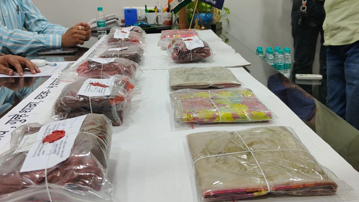 स्टारबक्स के नाम पर चल रहा था चरस बेचने का धंधा, क्राइम ब्रांच ने पकड़ा 80 लाख का माल